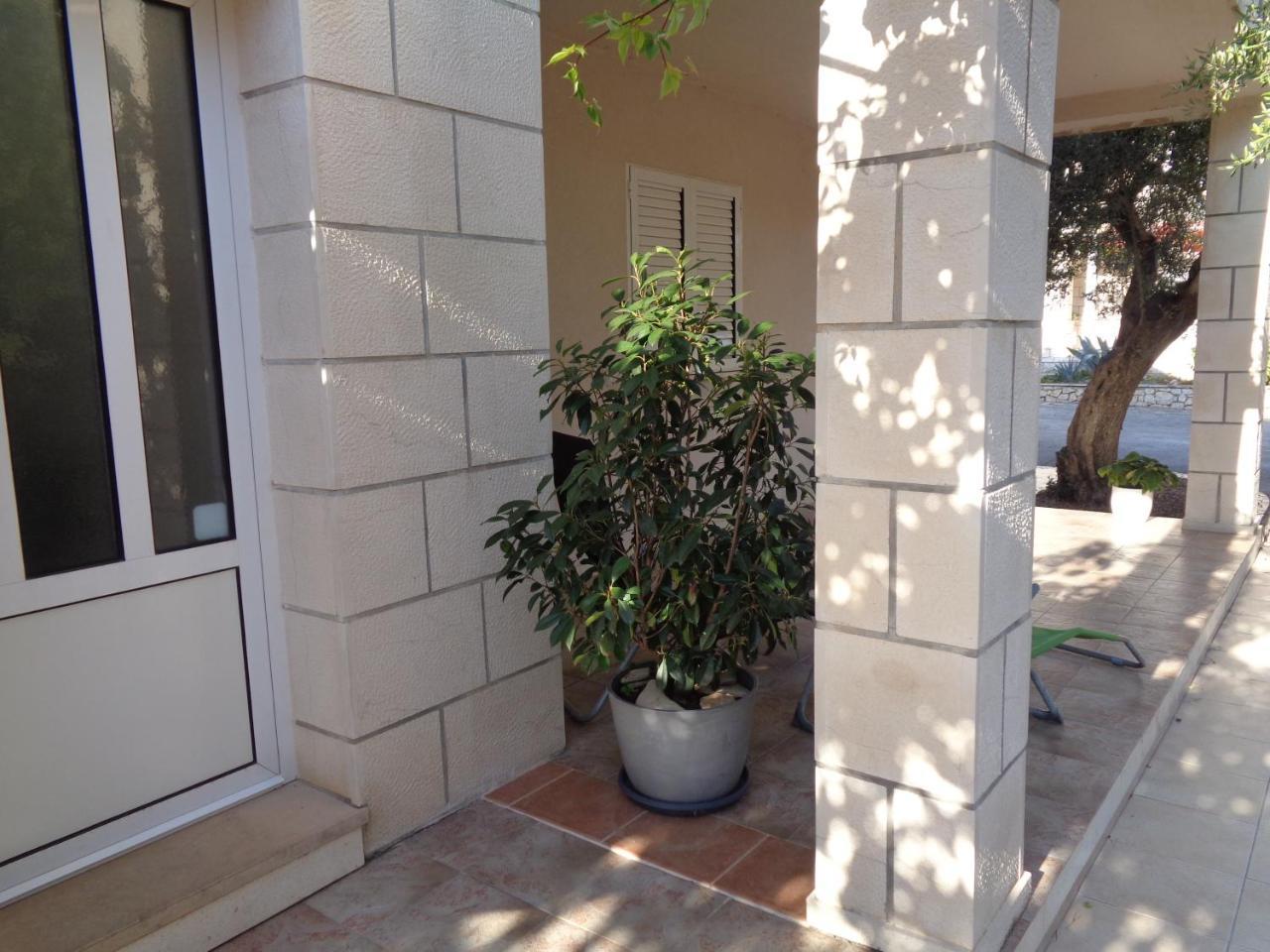 Apartments Maslina Lumbarda Exterior foto